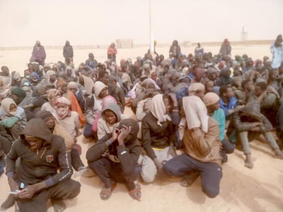 PSAFLIVE's tweet photo. BREAKING NEWS: Libya expels 600 illegal Nigeriens to the desert. https://t.co/6MAIUdizk8