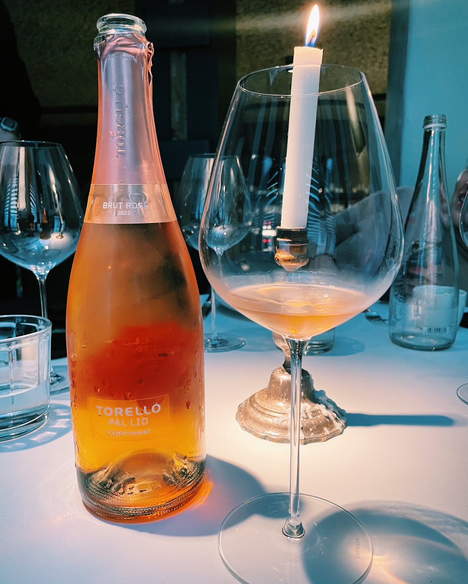 Castellywine's tweet photo. Burbujeando en Charrúa Madrid ✨
.
.
.
#charruamadrid #torello #mestres #corpinnat #cava #vilaviniteca https://t.co/zKVs52pgYZ