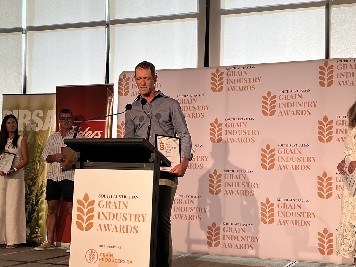 GrainProducerSA's tweet image. 🏆🎉 Congratulations to Sam Trengove, winner of the Innovation Award at the #SAGrainAwards! 🌾 His groundbreaking agronomic research and trials are set to revolutionise grain farming in SOuth Australia. Well done, Sam and the finalists!👏👏 @GrainProducersSA #GPSA #Sagrainawards