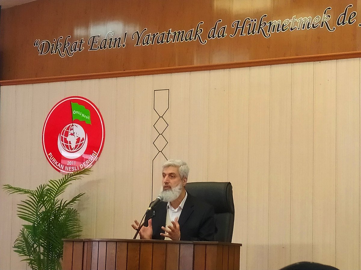 Hocamızla "İstikamet Üzere Olmak" konulu söyleşi programındayız..
Bize değerli vaktini ayıran Liderimize minnettarız✨
Allah a.c bizlere istikametten ayrılanlardan olmamayı, ölene kadar davası üzere hizmet edebilmeyi, sözlerine sadık kalan erkek adamlardan olabilmeyi nasip etsin.