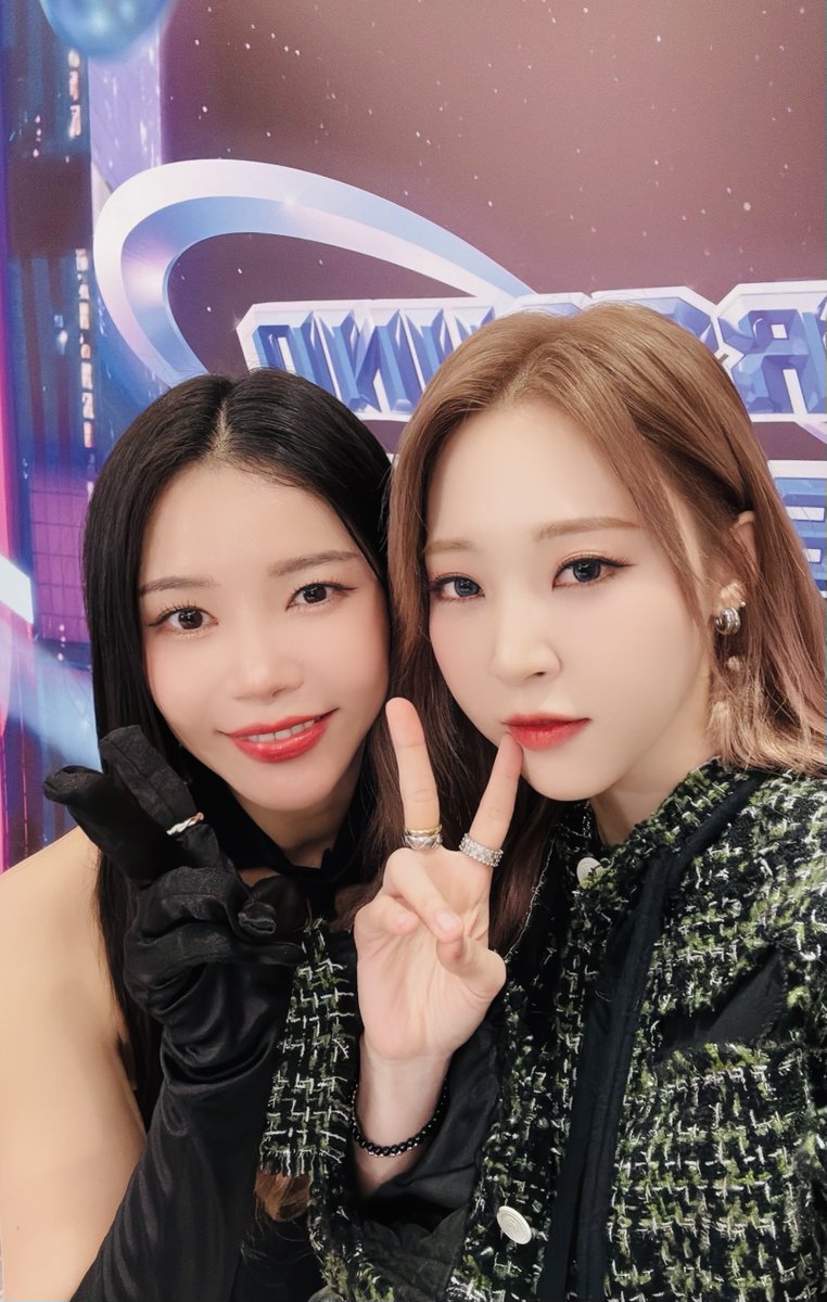 RBW_MAMAMOO's tweet image. [#마마무+]

우리 무무 여러분! 잠시 후 11시 
SBS ‘슈퍼사운드 페스티벌 in 마카오’ 
오랜만에 만나는 마마무플러스의 무대❤‍🔥 
함께 즐기러 가볼까요?😉

#마마무플러스 #MAMAMOOplus
#SuperSoundFestival