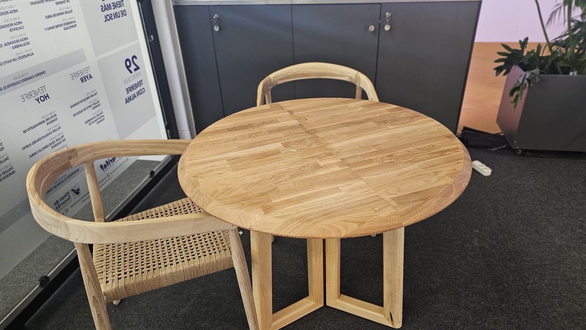 MaderasJRedondo's tweet photo. Os presentamos una nueva obra , con uno de nuestros productos Roble Europeo, una de las maderas mas nobles de Galicia.
Los mejores productos e ideas a tu disposición Almacén de Villagarcía de Arosa https://t.co/mAnDxuwVSS
#maderasjredondo #maderaroble #almacendemaderas https://t.co/PJjBaWUmgJ