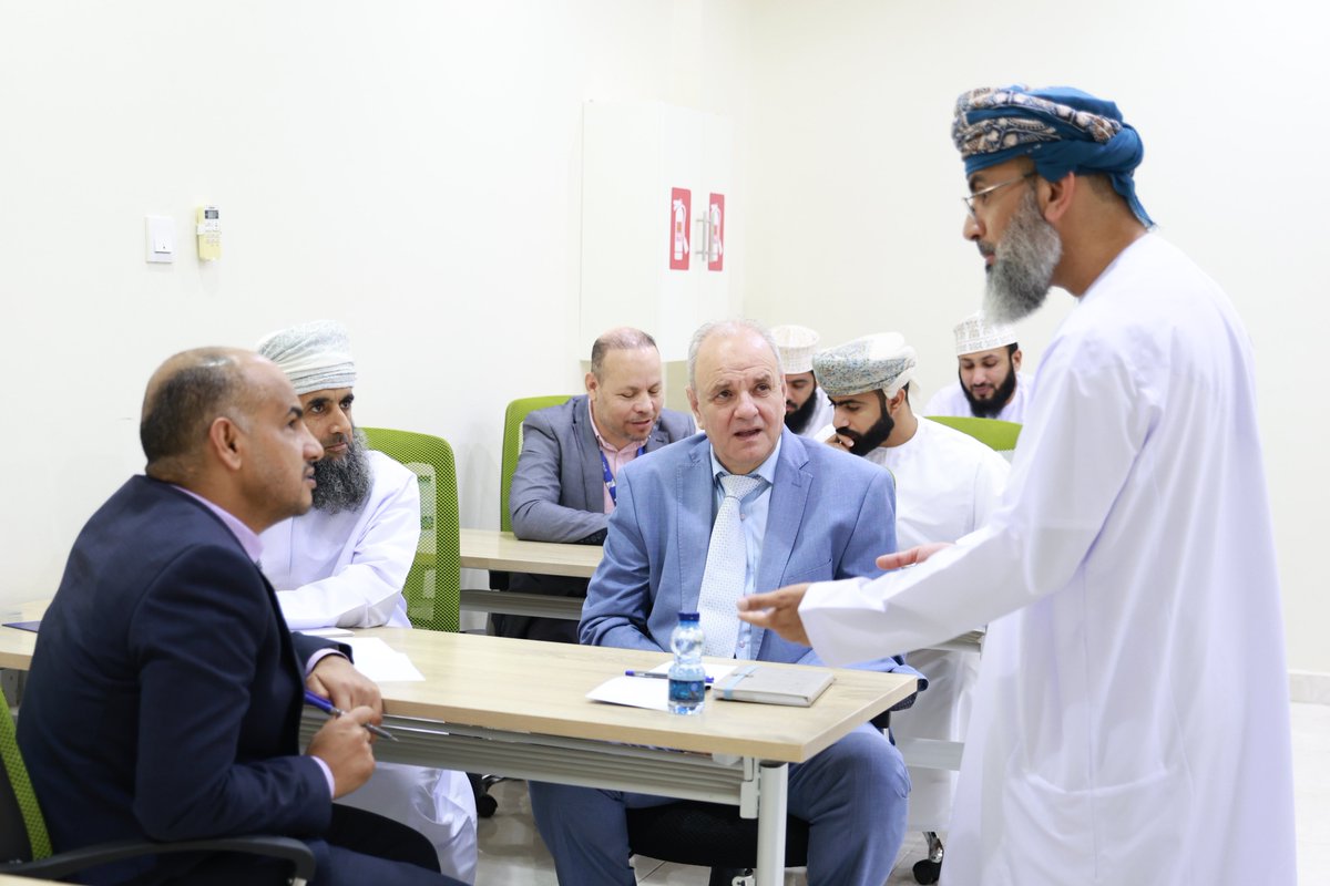 OCCI_BS's tweet photo. نفذت غرفة تجارة وصناعة عمان بمحافظة جنوب الباطنة بالتعاون مع جامعة التقنية والعلوم التطبيقية بالرستاق الورشة التدريبية “إدارة التغيير في المشاريع – نهج استراتيجي لدمج الابتكار وتعزيز الاستدامة”، والتي قدمها الفاضل محفوظ بن صالح الصباغ.

📌 ركزت الورشة على إدارة التغيير في المشاريع، استراتيجياته، أدواته، دمج الابتكار، وتعزيز الاستدامة في بيئة العمل والمشاريع.
@utas_rustaq