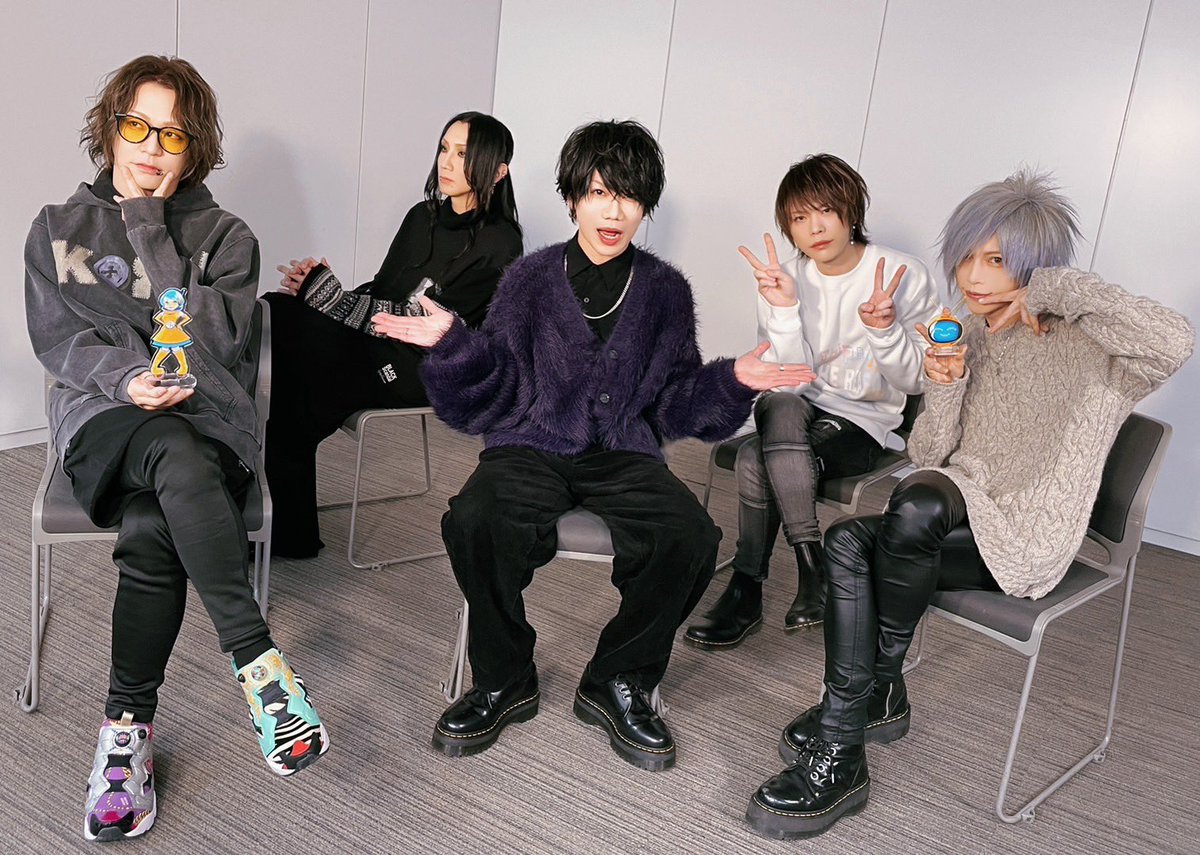 musichouse_ABC's tweet photo. 2月9日(日)25:45放送
⬛️ラインナップ🟥
オープニング&インタビュー
#Sadie
ミニコーナー
#THEBACKHORN #山田将司 さん
MVオンエア
#百田夏菜子
#TOOBOE × #Chevon
#ニコニコVOCALOIDSONGSランキング
エンディング #SOUTHBLUE
👧📺<20周年記念ツアー中のSadieがメンバー全員で登場!
#ABCテレビ https://t.co/kdD6r5KWby