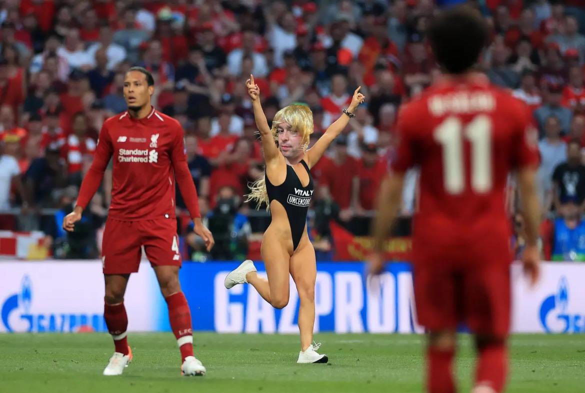 🚨Our Lew’s in his Greta Thunberg era and will be out protesting against Turkey teeth at the Liverpool and Tottenham match on Thursday…so we’ve had to move the quiz to TONIGHT 💃

It’s free to enter with gorgeous prizes to be won

Sheets out 730pm 

Don’t be late ❤️