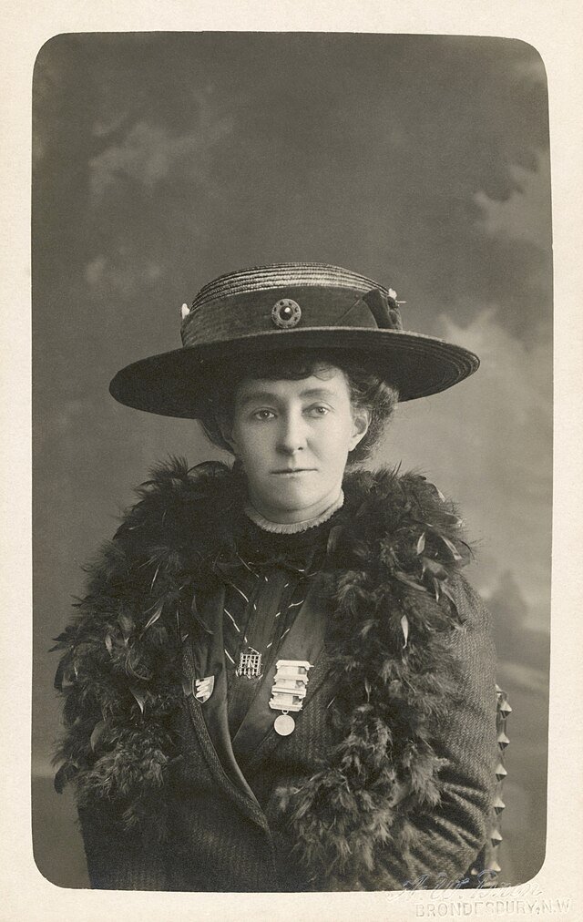 #OTD 6 February 1918 the Representation of the People Act received Royal Assent. Read about suffragette Emily Wilding Davison on the blog by Tara Morton.

womenshistorynetwork.org/still-makes-my…

#GenderHist #WomensHistory #Suffrage