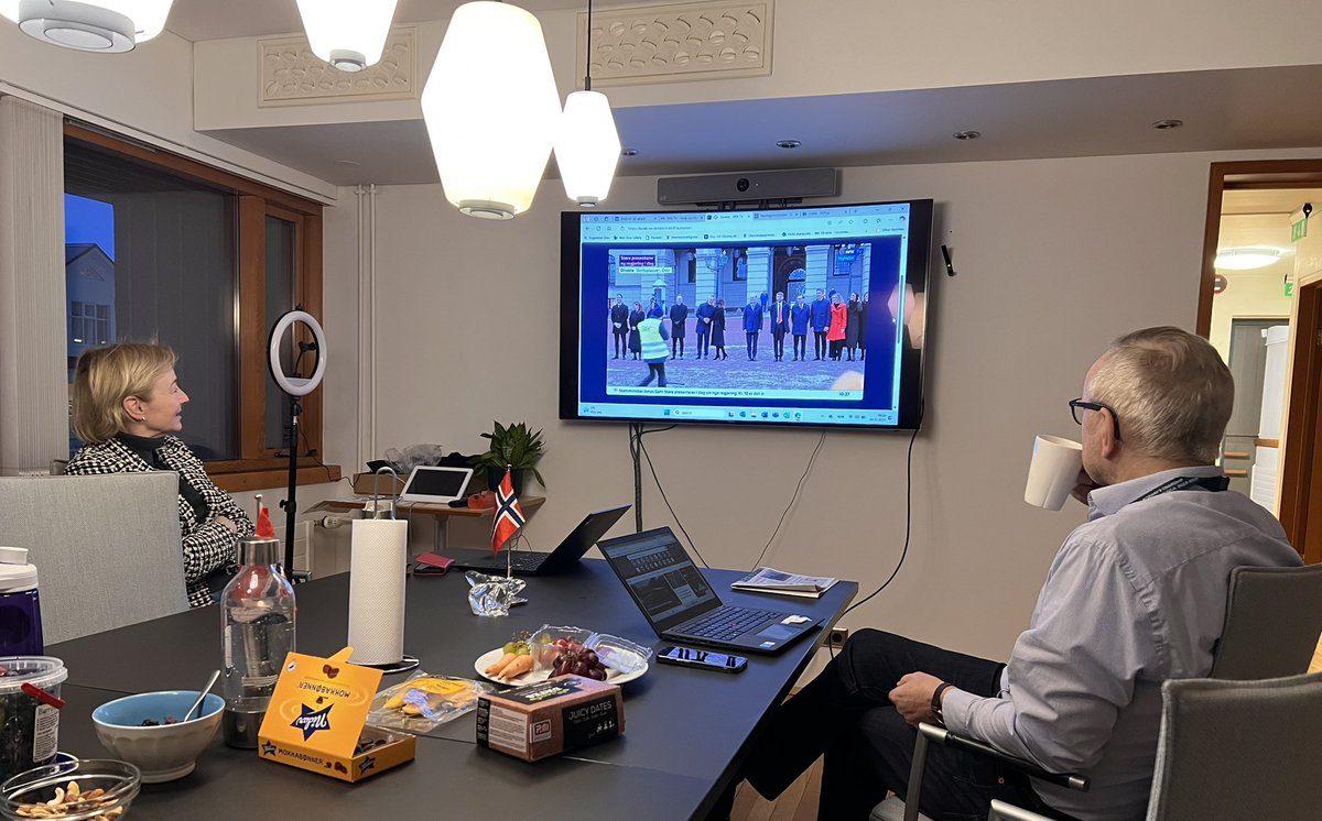 New 🇳🇴 government was presented today - we followed the press conference here in Reykjavik, with coffee and Norwegian 🍫
<a href="/Regjeringen/">Regjeringen</a> 
<a href="/NRKno/">NRK</a>