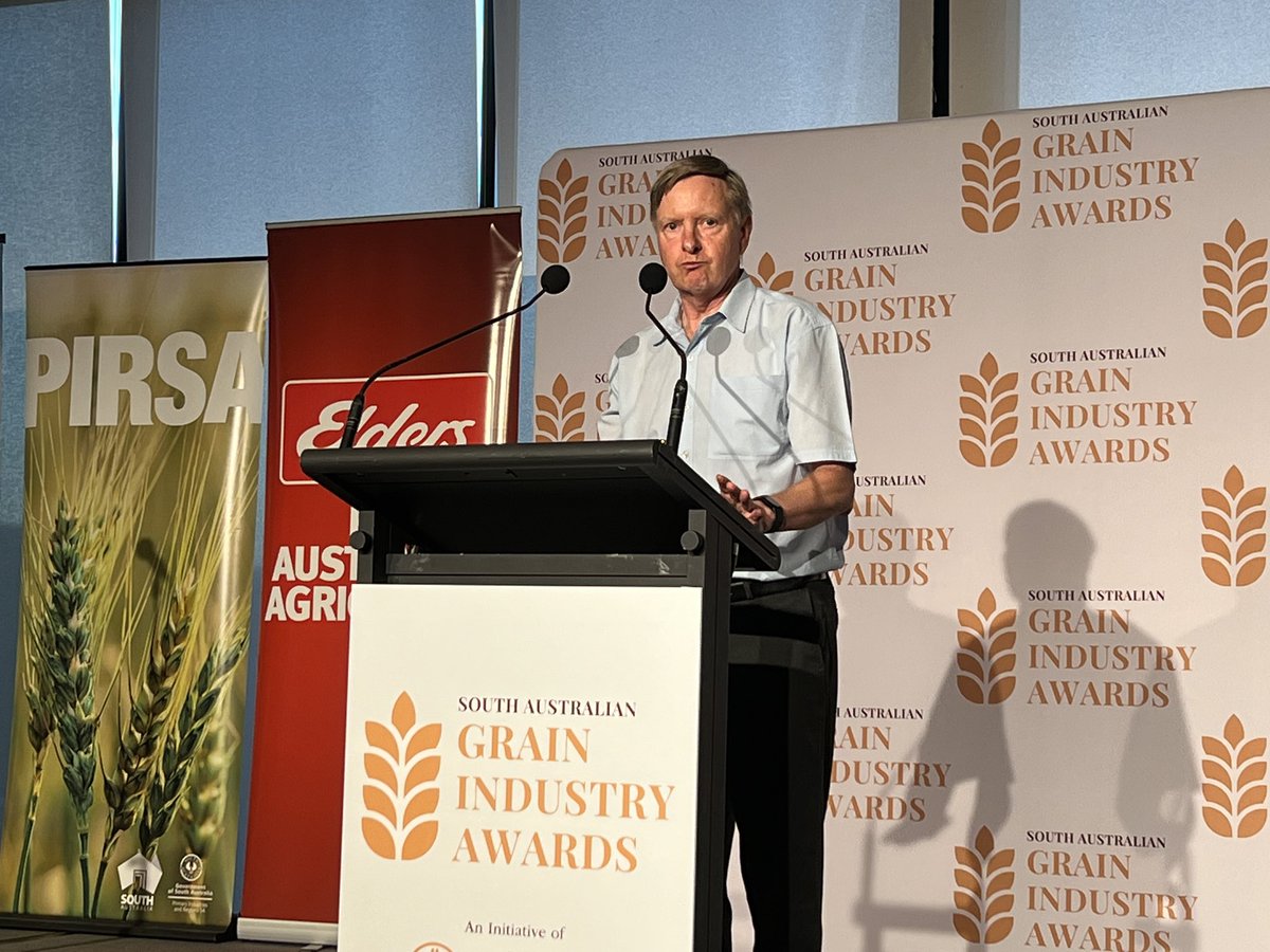 GrainProducerSA's tweet image. 🏆 Congratulations to Professor Chris Preston, winner of the Industry Impact Award at the #SAGrainAwards! 🌾 His contribution to R&amp;amp;D and commitment to responsible chemical use in broadacre farming is shaping the future of our industry. Well done! 👏 #GPSA #GrainIndustry @Cargill
