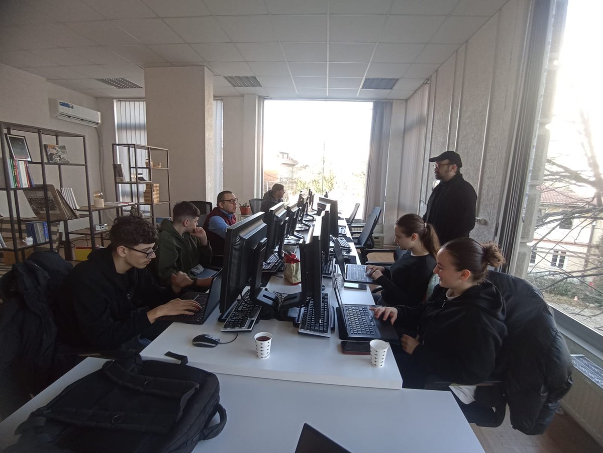 Trajnim i suksesshëm në #Mitrovicë! 🚀

Së bashku me 7arteacademy mbajtëm një punëtori mbi redaktimin në Wiki! 

Pjesëmarrësit mësuan të krijojnë përmbajtje në #Wikipedia dhe #Wikivoyage, duke dokumentuar monumentet e Mitrovicës.

Faleminderit për energjinë! 📚✍️ 

 #WoALUG