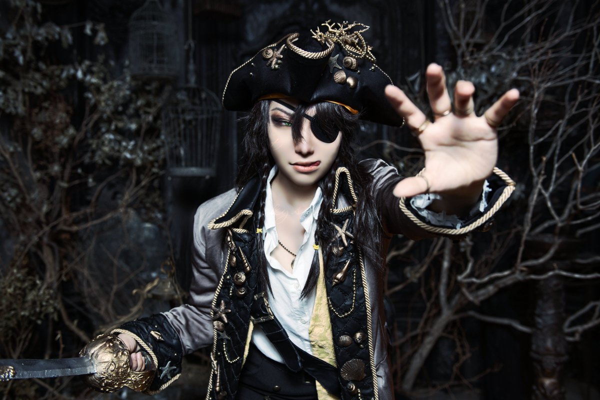 *Cosplay / twst

Leona Kingscholar __ Scary Dress

――

それが海賊の流儀ってもんだろ？

――

photo：ユアサ<a href="/ppp74qqq/">ユアサ</a>さん
#250118スケアリ寮長併せ