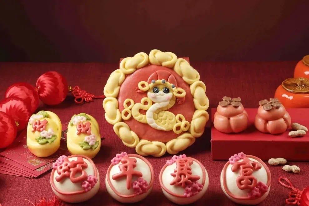 HenanPlus's tweet photo. “Steamed bread”is one of the traditional folk customs of the New Year in northern China. "Flower bread out of the pot, thriving. Eating hamburger during the Chinese New Year will make the days more prosperous.
#ChineseTraditionalFood #FlowerBread https://t.co/DYGFPbWqtP