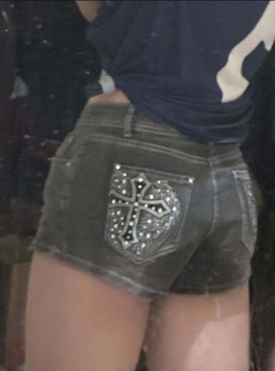 The stains aren’t going away 😭😭😭