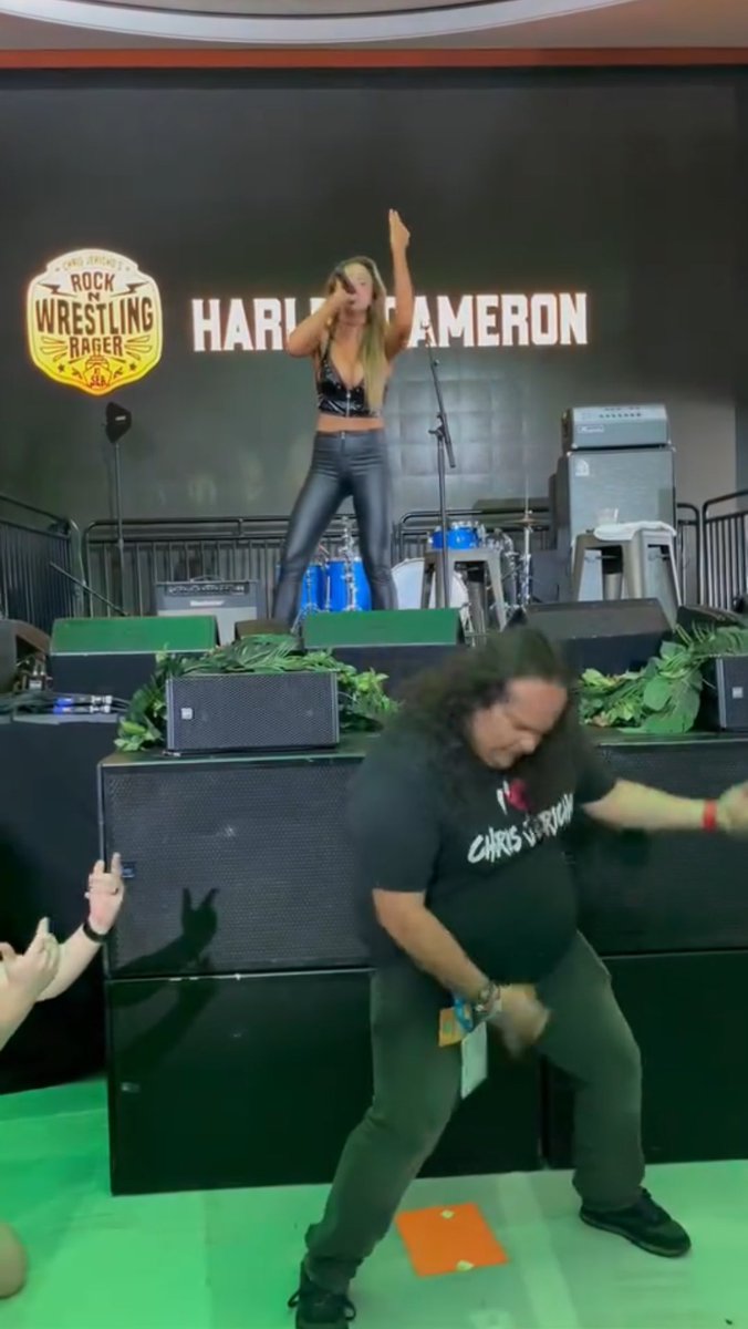 AEWLiquid's tweet photo. I had such an amazing time on @jericho_cruise Six On The Beach. I still can’t get over how much fun it was with my amazing friends/family. Thank you so much @IAmJericho. I’m very much looking forward to the 7th Jericho cruise for Jerichos birthday. Thanks guys!! 👋🏼🌳 https://t.co/QZByN7bvBQ