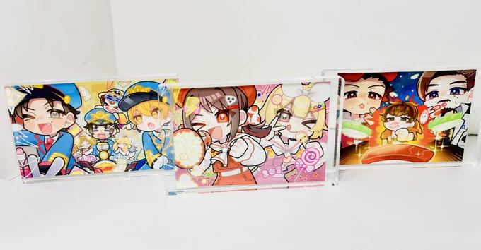 お手製アクリルブロック見てー!わかりにくいけど背景が透けててめっちゃかわいい! 
