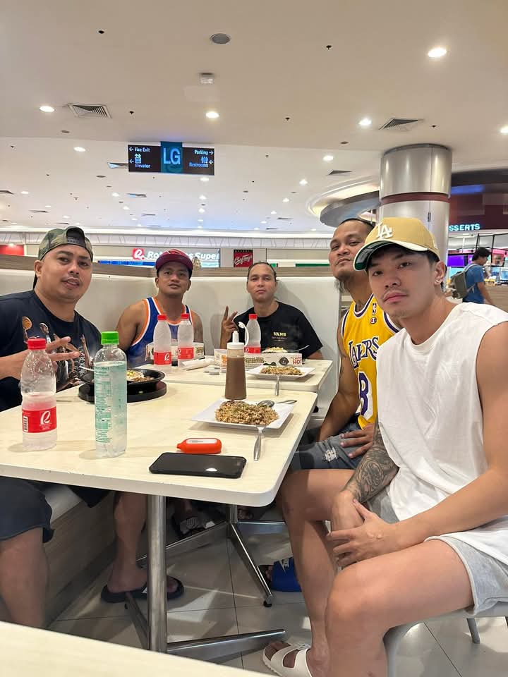 17omerpus's tweet photo. Chill 💯 kamusta kayo guys? Gusto ni ba ako ma date this valentines? DM for contents&amp;vjaks&amp;meetups ♥️ #alter #alterphilippines #AlterManila #alterbooking #alterBGC #alterbagets #alterpinoyph #AlterManila #jakolerongbinata #jakolerongpinoy #jakolerongbagets #jakol #ValentinesDay https://t.co/fY0zLZ5xam