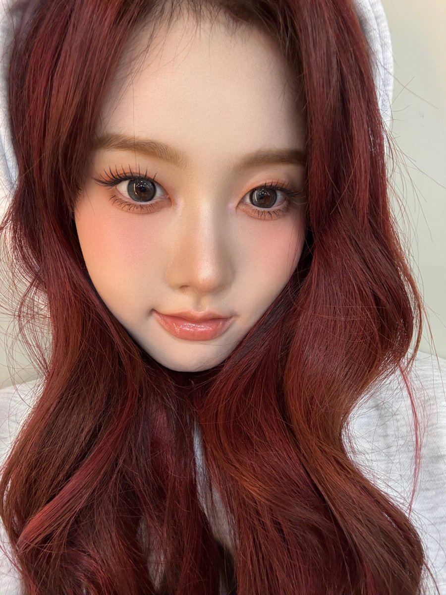 STAYC_talk's tweet photo. 퇴근은 행복하게~예쁘게~귀엽게❤️

#STAYC #스테이씨 #Sieun #시은 https://t.co/Pz0kFmBmtK