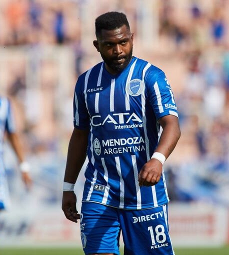 Muy de vez en cuando aparece un jugador querido, admirado y respetado por todos, más allá del color de la camiseta.
Uno de esos elegidos fue el "Morro" Santiago García