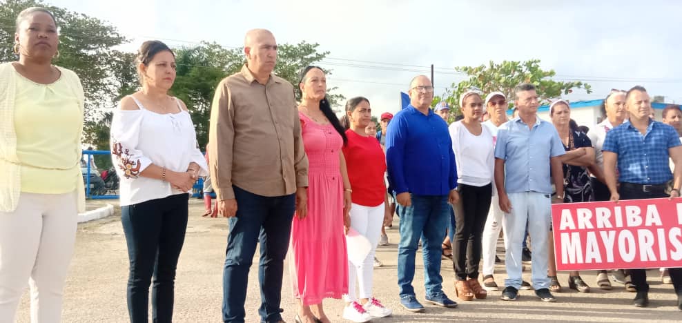 En la #IslaDeLaJuventud se efectúa acto municipal por el Día del Trabajador del Comercio,  la gastronomía y los servicios. 
Muchas felicidades!  #IslaDeLaJuventud #SentirPinero #SíSePuede