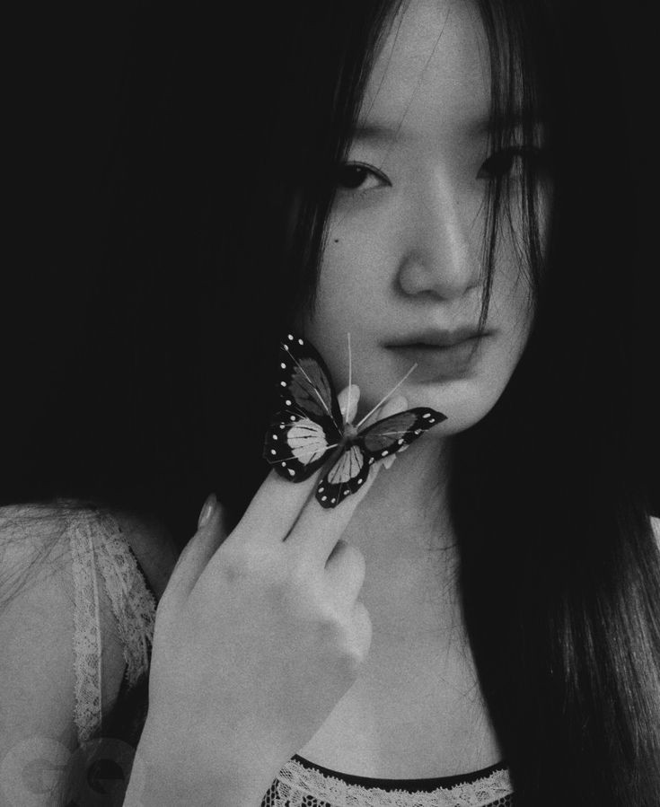 TheLuminara's tweet photo. ㅤ
Dibalik lembayung senja yang merona, tersimpan rahasia asmara yang mulia, bagai angin yang berhembus mesra, menyapa jiwa dalam sunyi yang sempurna.
ㅤ https://t.co/1yjvIlTxSv