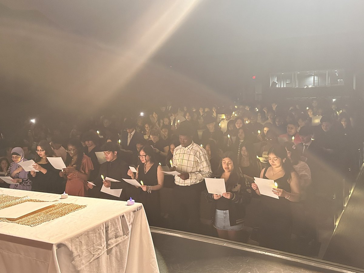 mrs_romanelli's tweet photo. Last night we welcomed 92 @CypressParkHS scholars into our @CyParkNHS ✨ SO proud and look forward to seeing what these bright stars do! https://t.co/bHx7vy4RTl