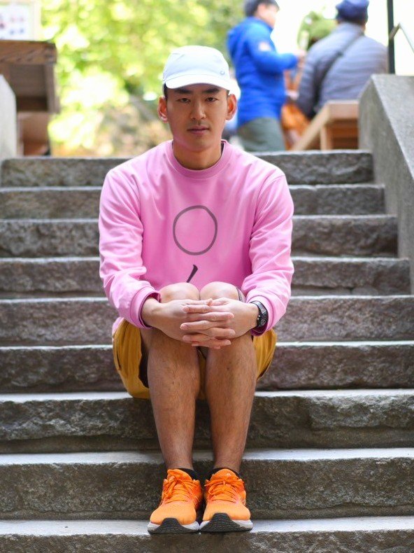 ピンクTシャツを着て京都市内を走り回るお兄さん（通称ピンT兄さん