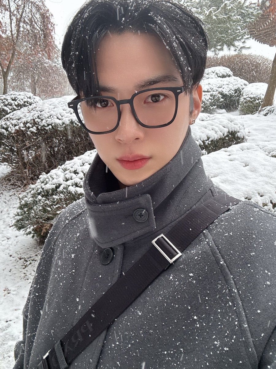 OmegaX_members's tweet photo. [#OX]

따뜻하게 다녀용

#OMEGA_X #오메가엑스
#한겸 #HANGYEOM https://t.co/31SodPmMX8