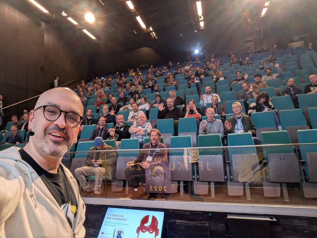 I really loved giving this talk at <a href="/Jfokus/">Jfokus</a> !
Thanks to all the attendees for being such a warm public, supporting me with the last minute bug and cheering with me when it got solved!
Here you have the slides: noti.st/lostinbrittany…
And here the code github.com/LostInBrittany…