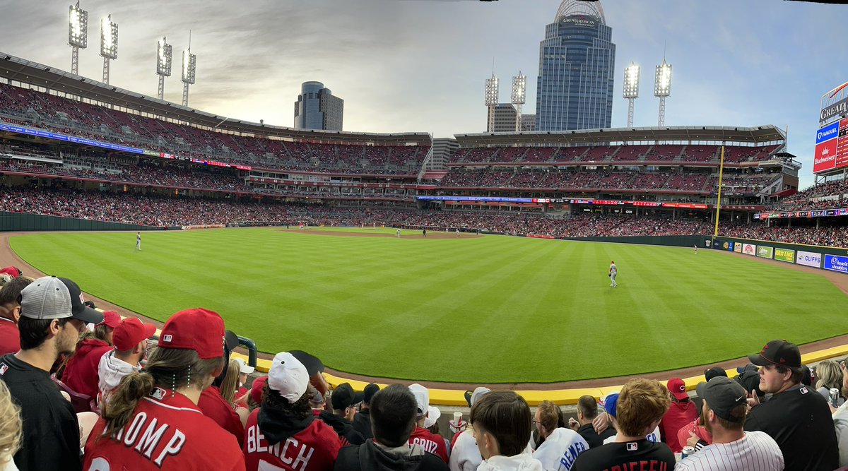 Craving a warm Friday night under the lights in the black City Connects right about now. #Reds