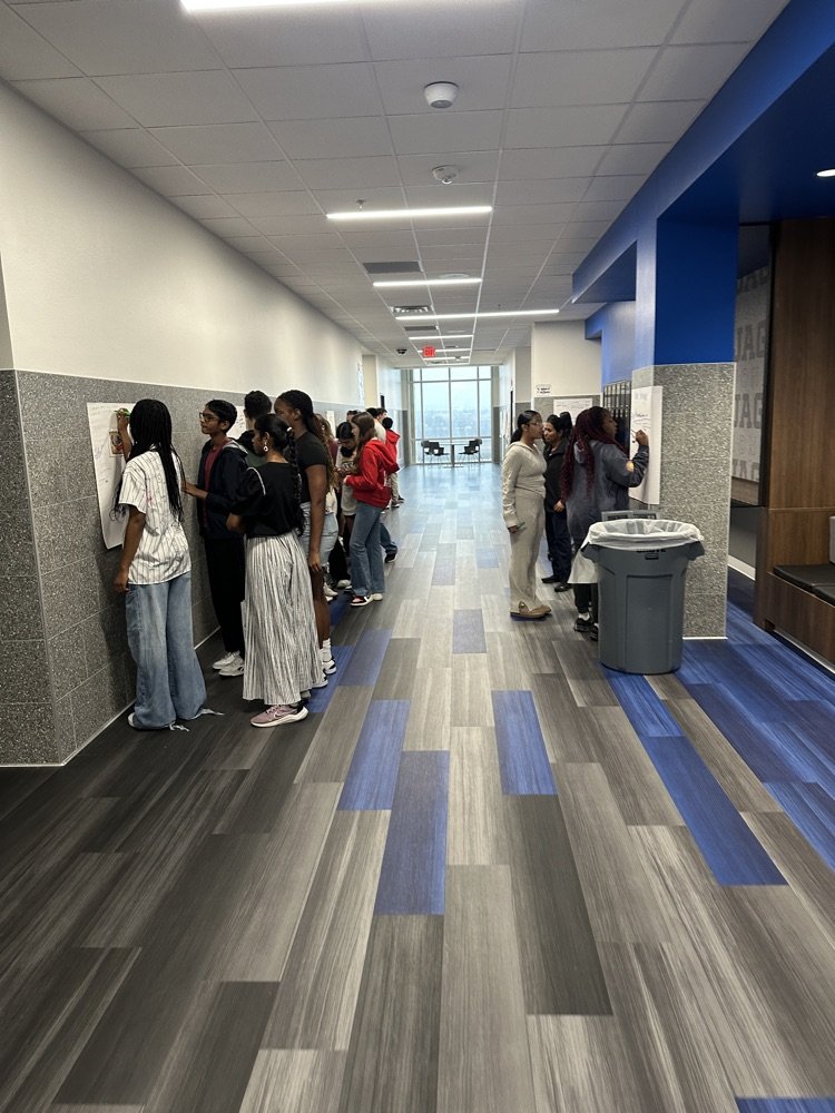 Prosper_JonesMS's tweet image. Collaboration in action! Our collaborative spaces at Jones Middle School are buzzing with energy today as students and staff engage in meaningful discussions, teamwork, and innovative learning. #GoJags #InnovativeLearning #ProsperProud
