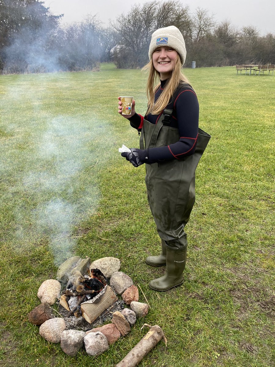 Time for our winter sampling of infauna biodiversity in seagrass vs adjacent bare sediment. Project is in collaboration with DHI, where we are going to use and assess their new biodiversity state indicator (BSI). Stay tuned for more info 👇

#seagrass #biodiversity <a href="/roskildeuni/">RUC</a>