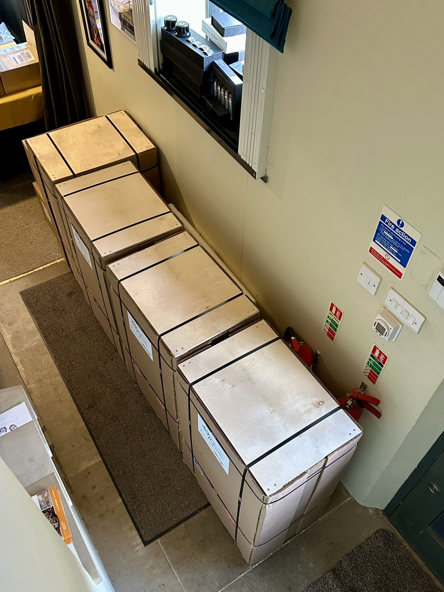 hifilounge's tweet photo. Exciting day, look what just arrived ๐ฅณ๐ฅณ
Our demo DeVORE Fidelity Orangutan Reference 4 box Speakers.
Canโt wait to get unpacking them and to start listening, canโt actually remember what finish I ordered them in ๐
Watch this space for plenty more pics ๐
#devorefidelity https://t.co/mQgL7JAlvq
