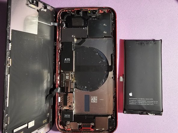 #HISTOIREDEREPARATION
Une #batterieiPhone 13 qui se déchargeait trop rapidement et s'éteignait à 30 %. C'était clairement un signe qu'il fallait la changer. Kayla a partagé son expérience réussie ! Vous pouvez aussi le faire, trouvez votre batterie iPhone dans notre boutique !