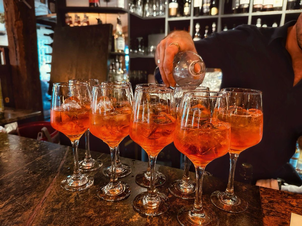 Cheers to moments that bring us together! 🥂

Whether it’s a big gathering or a casual catch-up, we’ve got you covered 🍹

#PosillipoRestaurant #AperolSpritz #DrinkTime #Cocktails