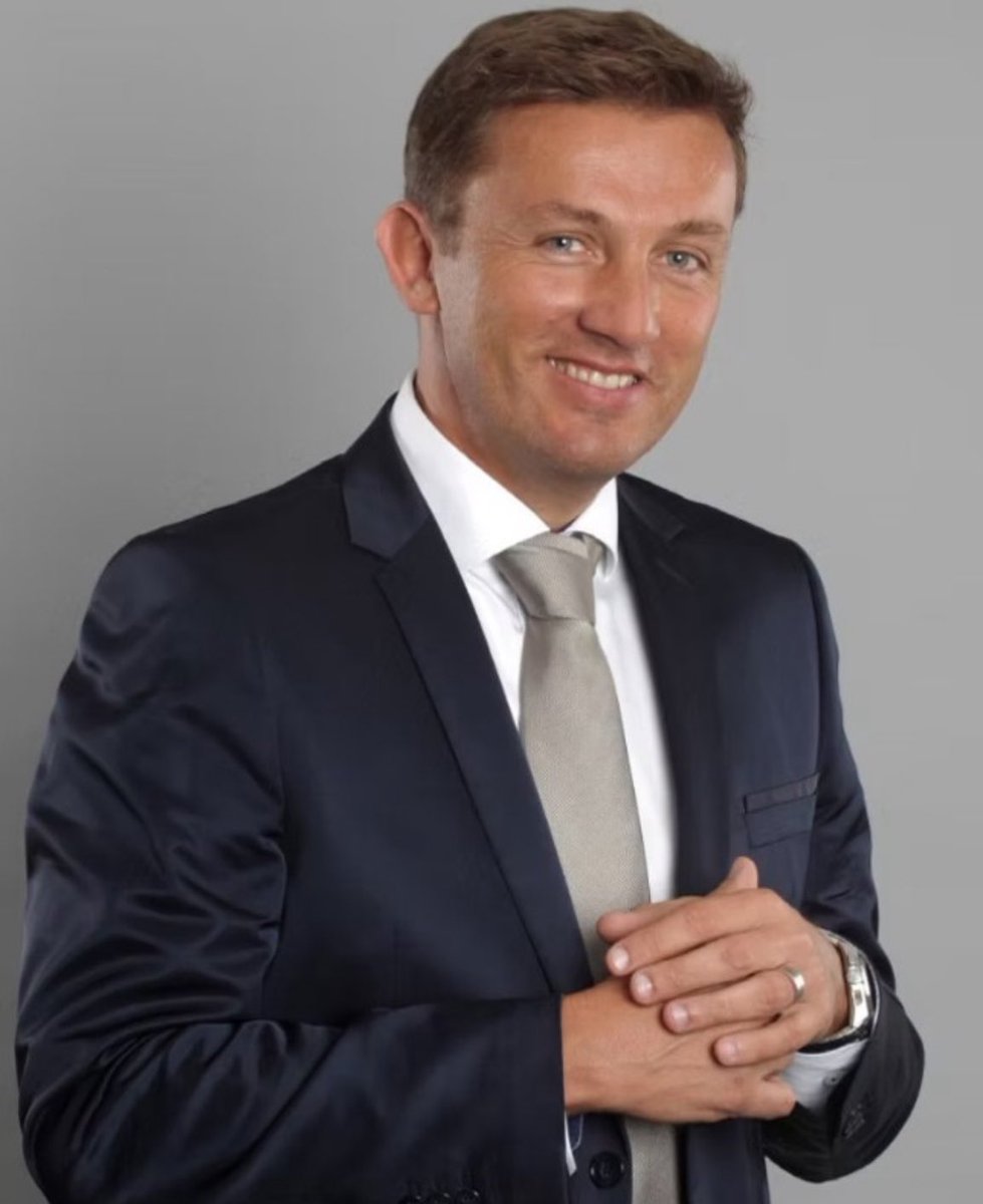 Immense tristesse d’apprendre le décès de notre collègue Michael KARPENSCHIF, PR à <a href="/Droit_Lyon3/">Faculté Droit Lyon 3</a>. Au nom d’<a href="/AssasUniversite/">Panthéon-Assas université</a> et en mon nom personnel, j’adresse à tous ses collègues, à ses étudiants et à sa famille mes plus sincères condoléances. Esprit vif au regard lumineux