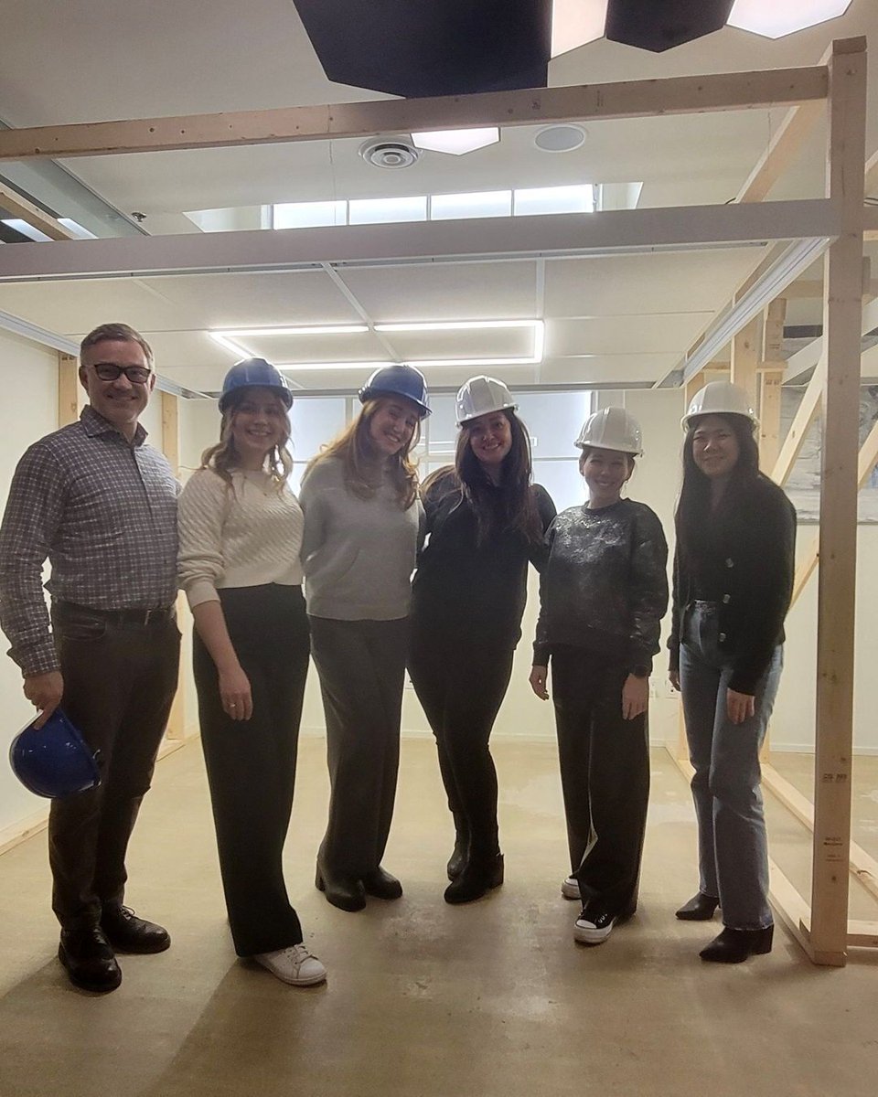 SGHDP's tweet image. SGH put on their hardhats to test their skills at building an 8’x10’ ceiling grid! Thank you to TPL for a fun and informative evening! 

#sgh #interiordesign #officespace s #workplacedesign #construction