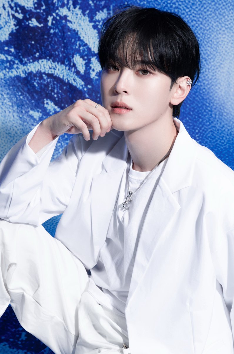 XODIACOfficial's tweet photo. XODIAC 3RD SINGLE ALBUM - [𝐆𝐋𝐎𝐖𝐘 𝐃𝐀𝐘]

CONCEPT PHOTO A

#HYUNSIK #현식

PRE-RELEASE 
✧2025.02.14 12PM (KST)

TITLE "TIME 2 SHINE" 
✧2025.02.18 6PM (KST)

#XODIAC #소디엑 
#GLOWY_DAY #XODIAC_GLOWYDAY
#TIME2SHINE #XODIAC_TIME2SHINE https://t.co/DNYt7vMKW4