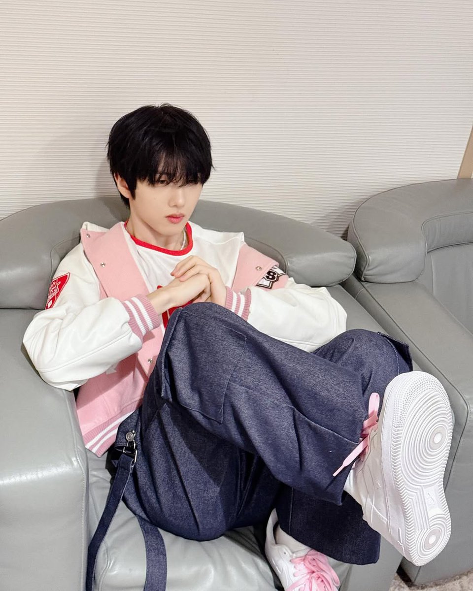 🎂 HAPPY BIRTHDAY, #JISUNG! 🎉

#우리의_띵_지성아_생일축하해 #23StarsForJisung #HappyJisungDay