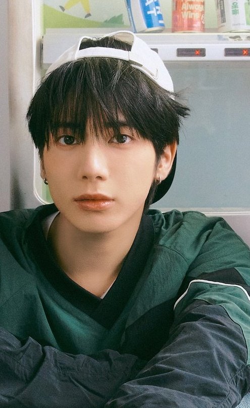 Happy Birthday TXT Treasure TAEHYUN

BEYOND STARS WITH TAEHYUN
#OurBundleOfLoveTAEHYUN
#태현이가써내려간새벽별의노래
#愛されっ子テヒョンの誕生日だニャン