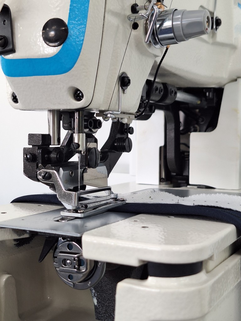 JackSewingUK's tweet photo. The Jack JK-T783G-Z is available to order!🧵⁠
⁠
This is an integrated electronic lockstitch button holing machine. ⁠

For more information, or to request a quote via our website, please click the link below! 🔗

🔗 https://t.co/M7OcCd8LA6 https://t.co/UQLjiW9ri6