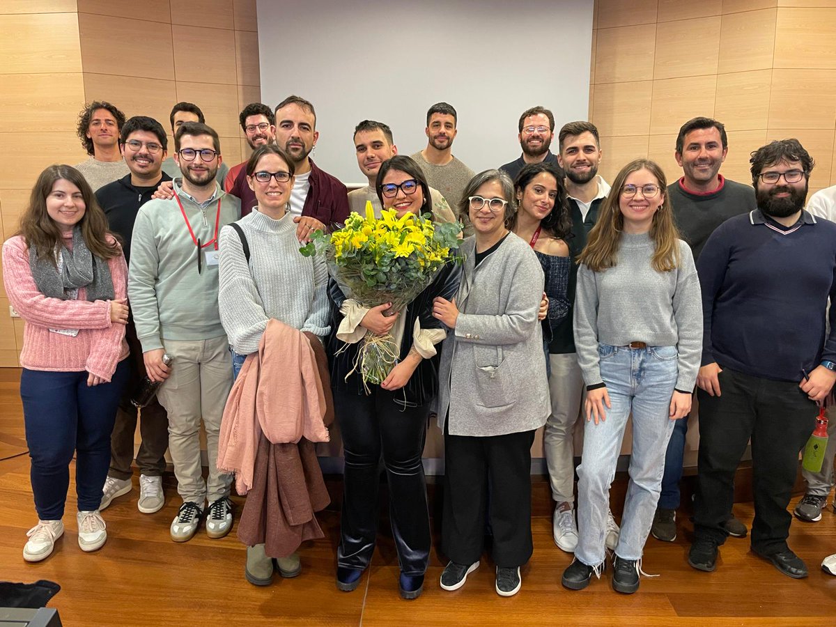 ❄️<a href="/LauraMontes15/">Laura Montes</a>  defended her doctoral thesis entitled

Development of Omniphobic and anti-icing coatings as supported nanomaterials and their implementation as functional layers in active de-icing devices

Well-deserved cum laude🤓

We wish you the best in your new stage!👏