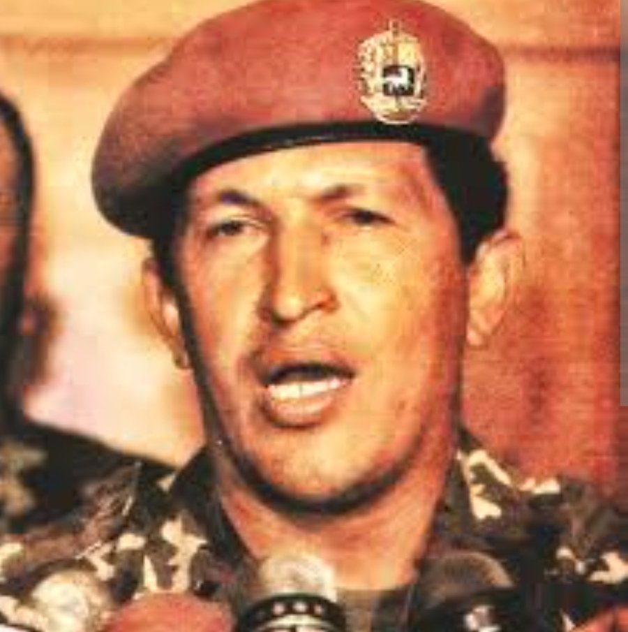 Un muchacho de 36 años que alumbró con valentía el camino de un país que se negaba a perder la esperanza. Él fue y es la esperanza. Él es la certeza❤️
¡Viva Chávez siempre!