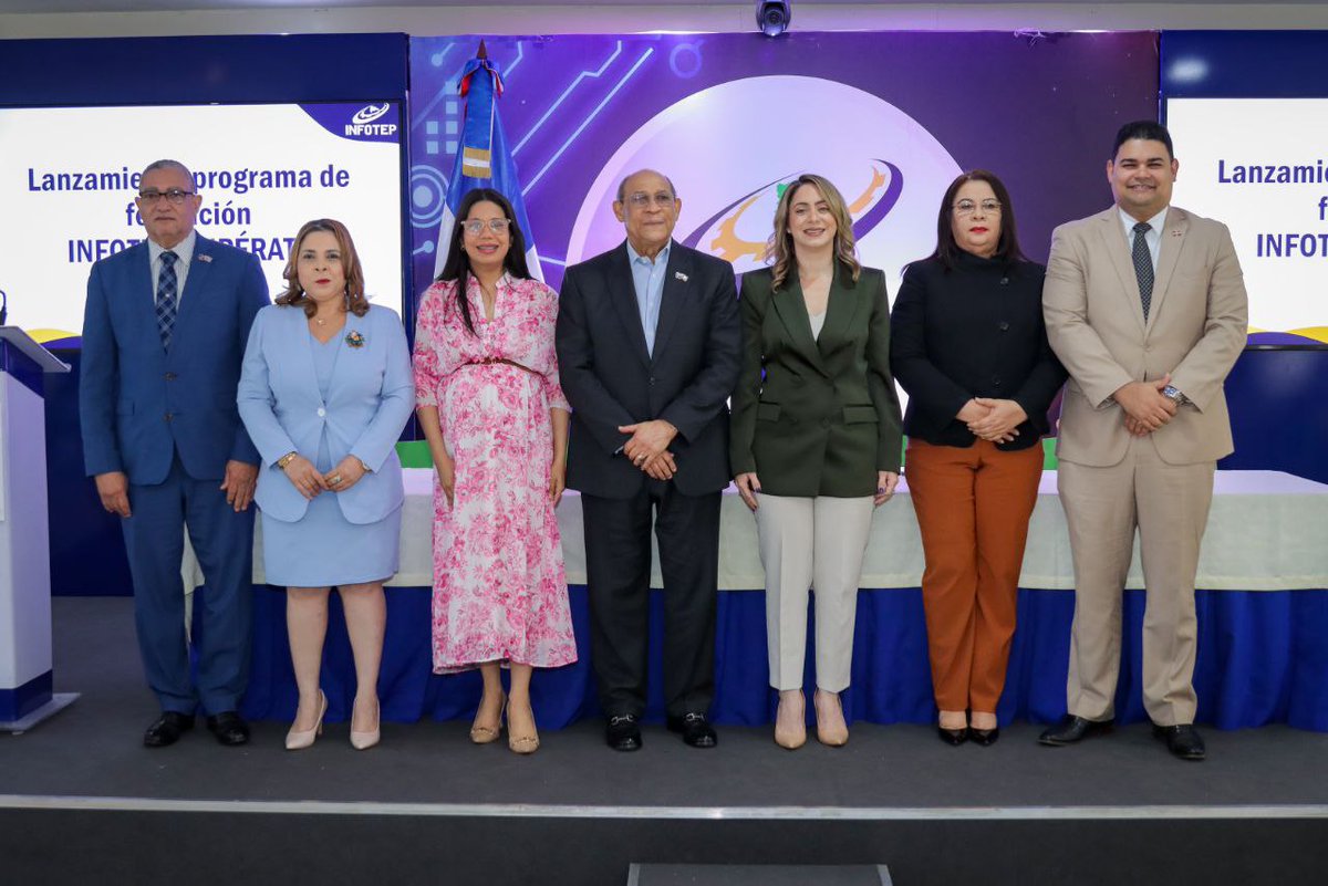 GloriaReyesG's tweet photo. Crear oportunidades es transformar vidas. Ya no hablamos de vulnerabilidad, sino de autonomía y crecimiento.

Gracias a la alianza entre @SuperateRDO e @InfotepRD, más de 80,000 personas accederán a formación técnica para el desarrollo de sus habilidades profesionales. 
Cuando alguien tiene las herramientas para avanzar, su vida y la de su familia cambian para siempre. 

#SupérateEsCapacitación
