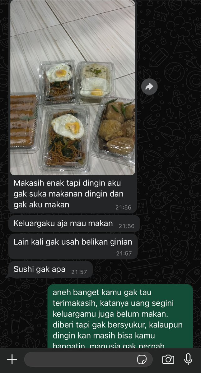 Nominonyy's tweet image. baru pacaran 3 bulan wkkwkw. kenapa gak bersyukur cuy??? emang makanannya sederhana, tapi kan setidaknya bisa buat kamu kenyang  sekeluarga. 

UDAH GUE PUTUSIN