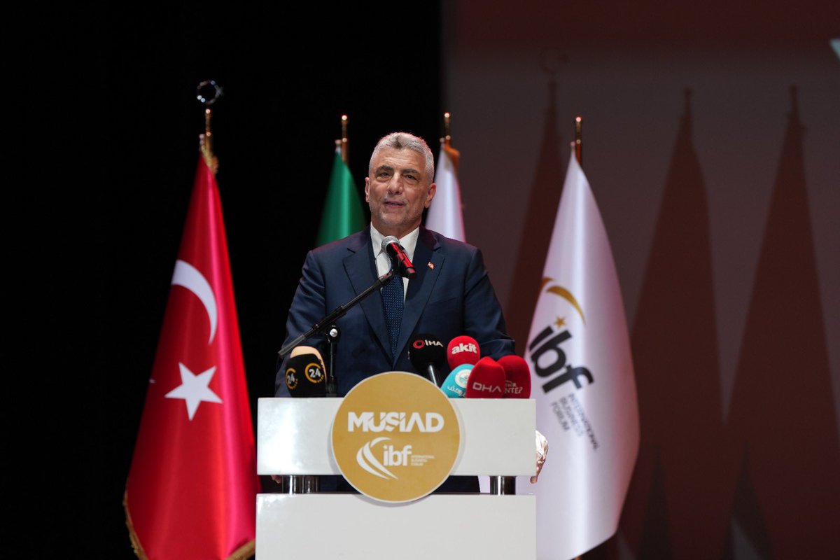 ibforumorg's tweet photo. Gaziantep’te @MUSIAD iş birliğiyle gerçekleştirdiğimiz Türkiye-Suriye İktisadi İş Birliği Zirvesi tamamlandı!

Zirvemiz, @Ticaret Bakanımız Sayın Prof. Dr. Ömer Bolat (@OmerBolatTR), Gaziantep Valimiz Kemal Çeber, IBF Başkanımız Erol Yarar, MÜSİAD Genel Başkanımız Mahmut Asmalı (@MahmutAsmali), T.C. Halep Başkonsolosu Hakan Cengiz, Gaziantep Büyükşehir Belediye (@GaziantepBeld) Başkanı Fatma Şahin (@FatmaSahin), Şahinbey Belediye (@SahinbeyBel) Başkanı Mehmet Tahmazoğlu (@mtahmazoglu) ve Suriye İçin İş Adamları Derneği Başkanı Yamen El-Shami’nin açılış konuşmalarıyla başladı.