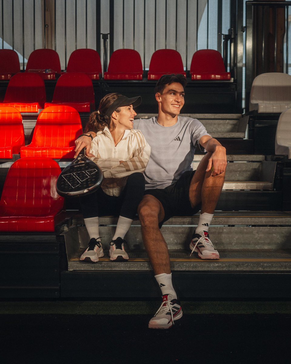 GeorgeRussell63's tweet photo. Padel pros 😅 https://t.co/aACTxhOzs4