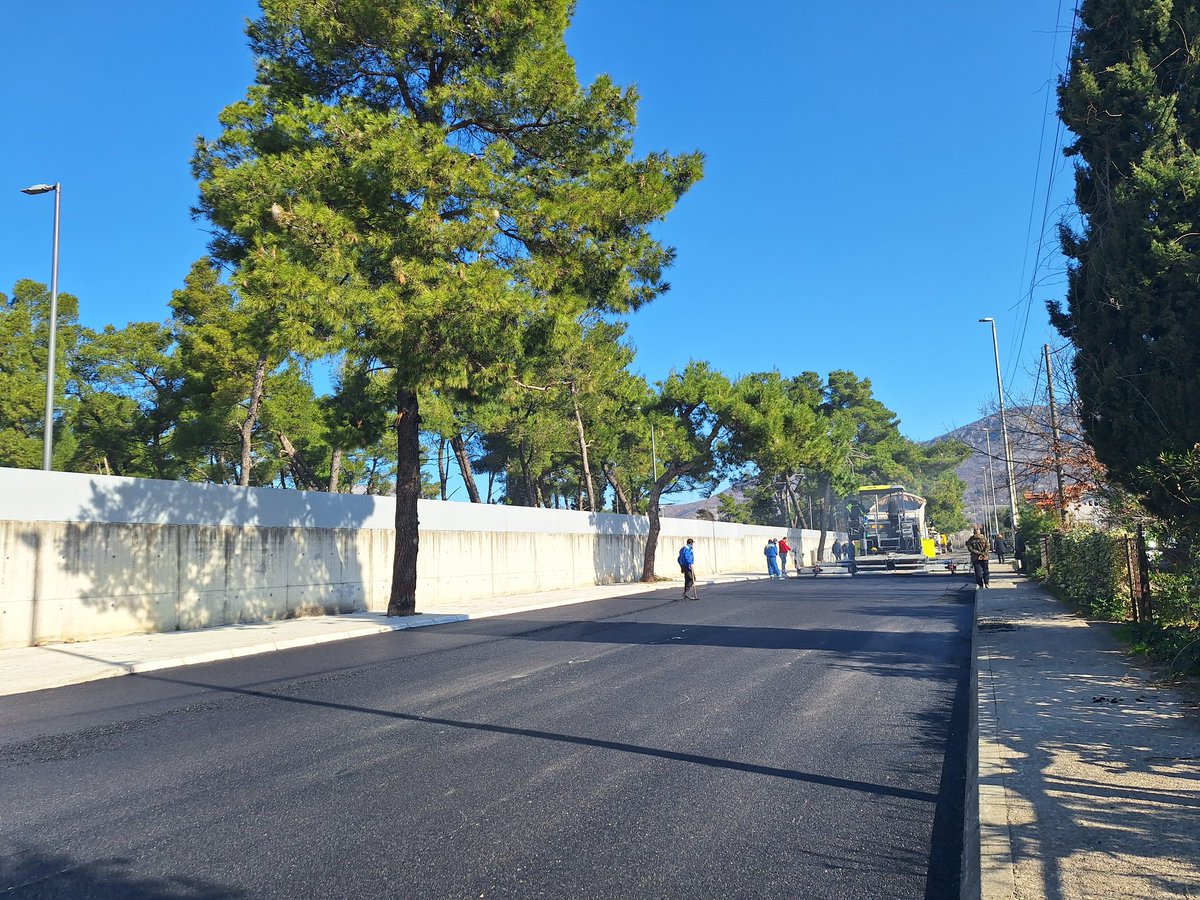 📍 Izmjena trase gradskog prevoza:
Tokom radova, linije L10 i L21 saobraćaće Bulevarom Vilija Branta, nakon čega nastavljaju ustaljenom trasom.

Hvala na strpljenju i razumijevanju!