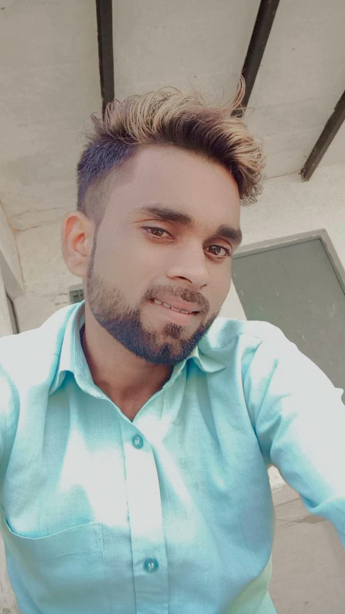 Mr_Saroj13's tweet photo. "इस अजनबी चेहरे को भुला मत देना,
कभी हम अपने हुआ करते थे... 💔😔"
#Yaadein #MissYou #BrokenHeart #EmotionalThoughts #LostConnection https://t.co/T7JmL5Y5o1