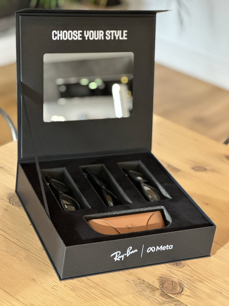 ShowcaseTweets's tweet photo. Luxury packaging for a premium sales experience. ✨

We recently worked with Studio CO2 to produce display packaging for Ray-Ban Meta Wearable Technology. https://t.co/CodqDUdae0