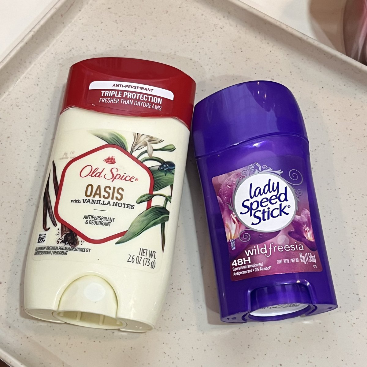 อีกหนึ่งทริคที่พอเราปรับเปลี่ยนแล้วรู้สึกตัวหอมขึ้นคือเริ่มจากผิวตัวเลย body wash &amp; body lotion พอใช้สบู่อาบน้ำกลิ่นหอม โลชั่นหอม ลดกลิ่นเหงื่อ ตามมาด้วยเสื้อผ้าหอม บอกเลยว่าตัวหอมขึ้นจริง 💘🧽🛀🏼 🧸🥣