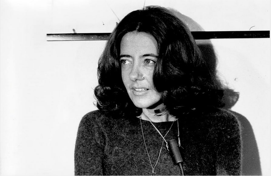 Descansa em paz, Maria Teresa Horta 🖤

Para mim, é simplesmente inconcebível reconhecer Portugal sem o trabalho das Três Marias nas Novas Cartas Portuguesas.

Perdemos agora a última e simplesmente sei que nos vai fazer muita falta.